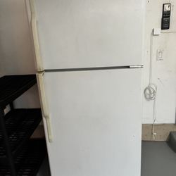 GE Refrigerator