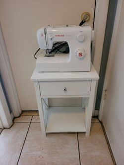Maquina singer y mesita x 35