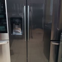 Samsung Refrigerator Everything Good.