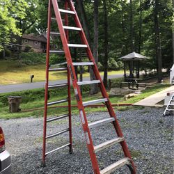 Lousisville Ladder 10 Ft Great Condition 