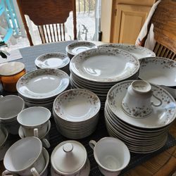 China. 12 Place Setting 