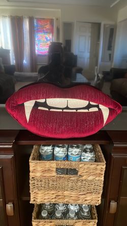 Vampire lips pillow