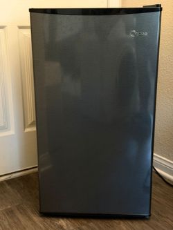 Midea Mini Fridge