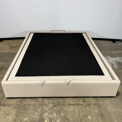 Saatva Halle Storage Platform Bed (Queen, Natural Linen)