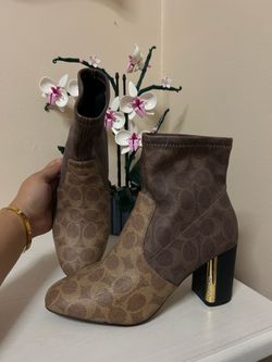 Coach Signature Brown Ankle Booties – Women’s Size 6