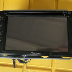Pioneer AVH-280BT DVD Receiver with 6.2" Display and Bluetooth AA7031