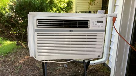 10,000 BTU LG Air conditioner