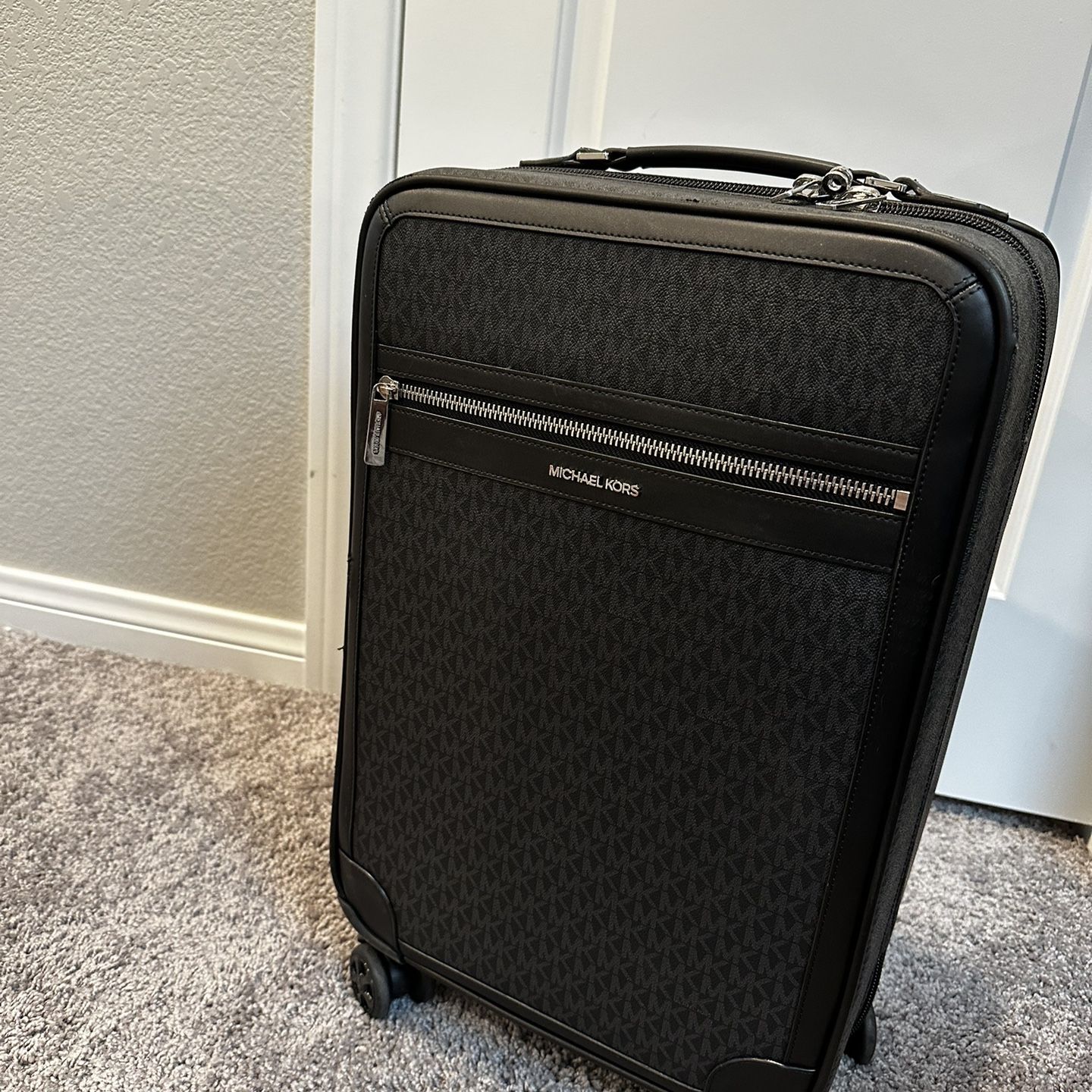 Michael Kors Carry On Luggage for Sale in Las Vegas NV OfferUp