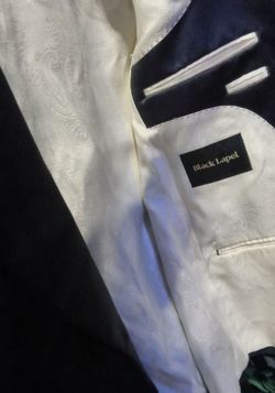 Black Lapel Black Suit Jacket