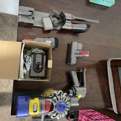 Dyson V8 Animal Vaccum