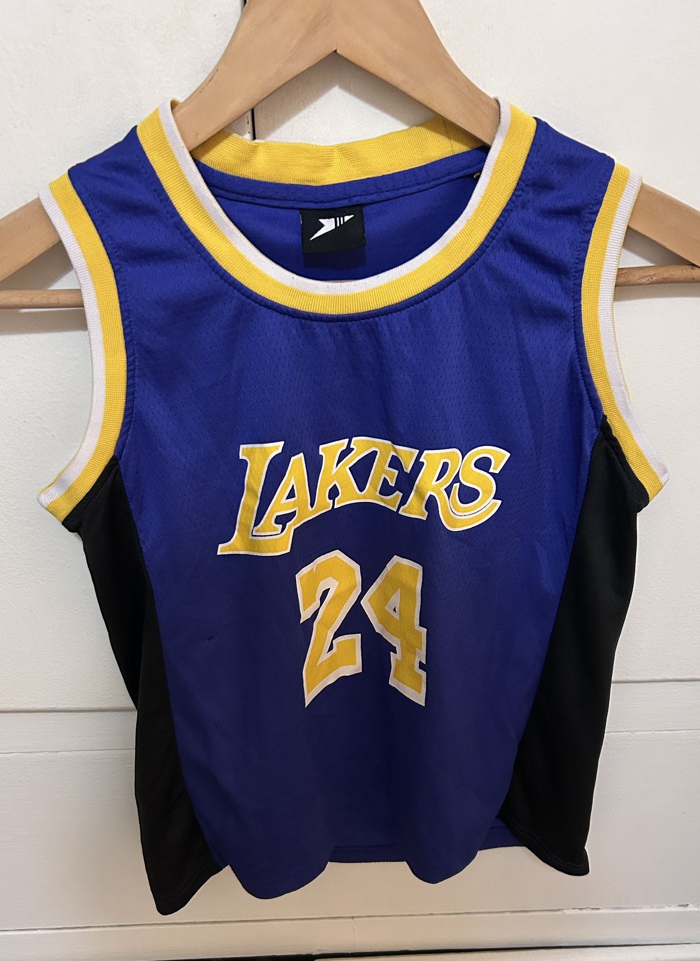 Kobe Bryant BOYS Size Medium 8 Jersey 