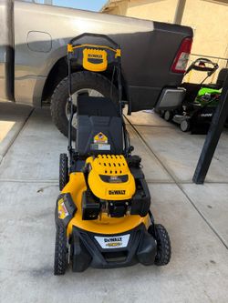 DEWALT
21 in. 196cc E-GOV Engine 3-in-1 Gas RWD Self-Propelled Lawn Mower with High Rear Wheels