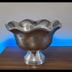 Silver Metal Scalloped Edge Decorative Bowl
