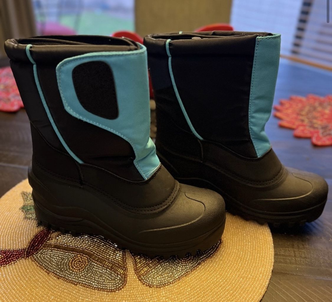 New Cold Front Snow Boots (size 4, Will Also Fit Women’s Size 6)