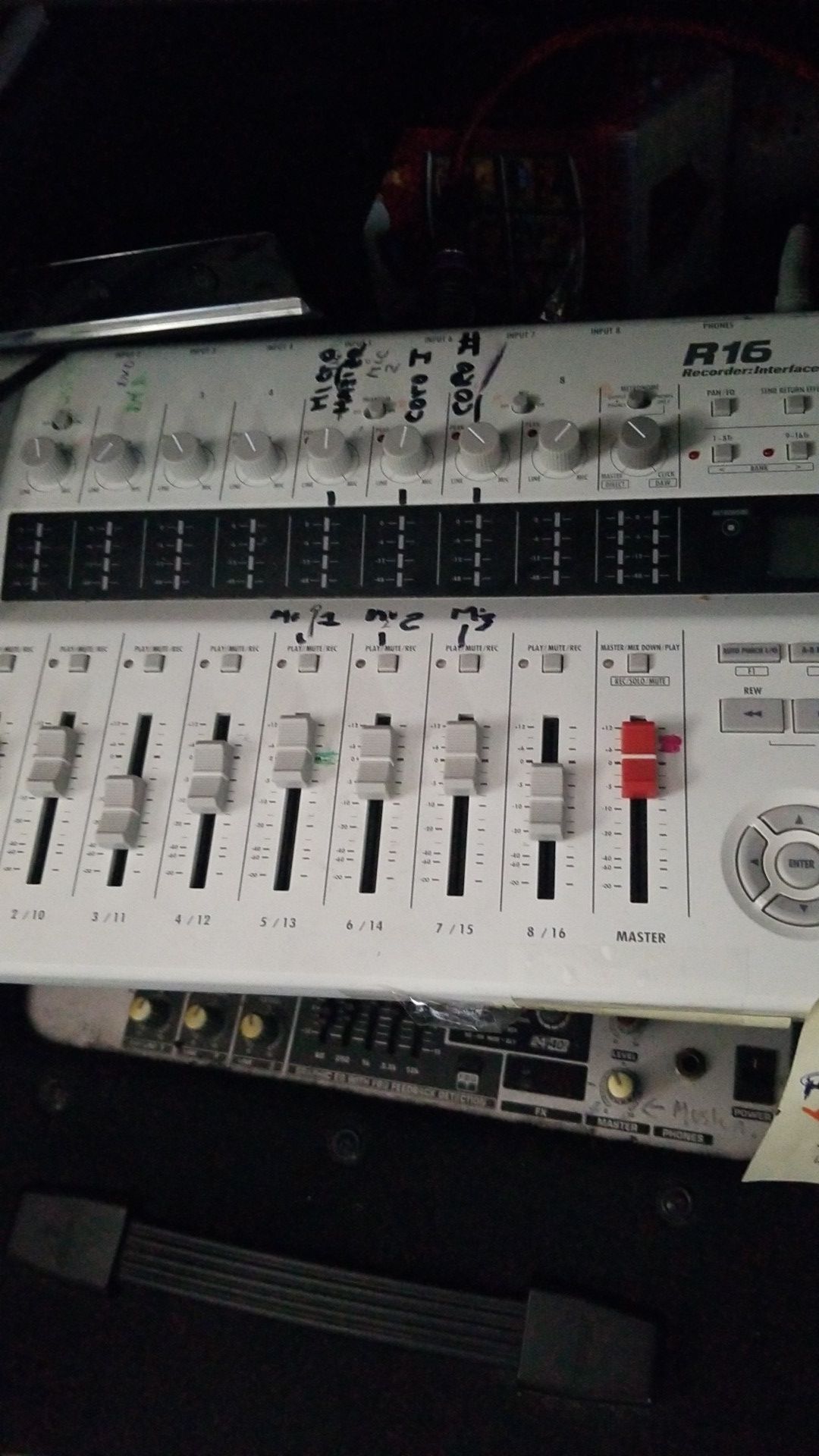 R16