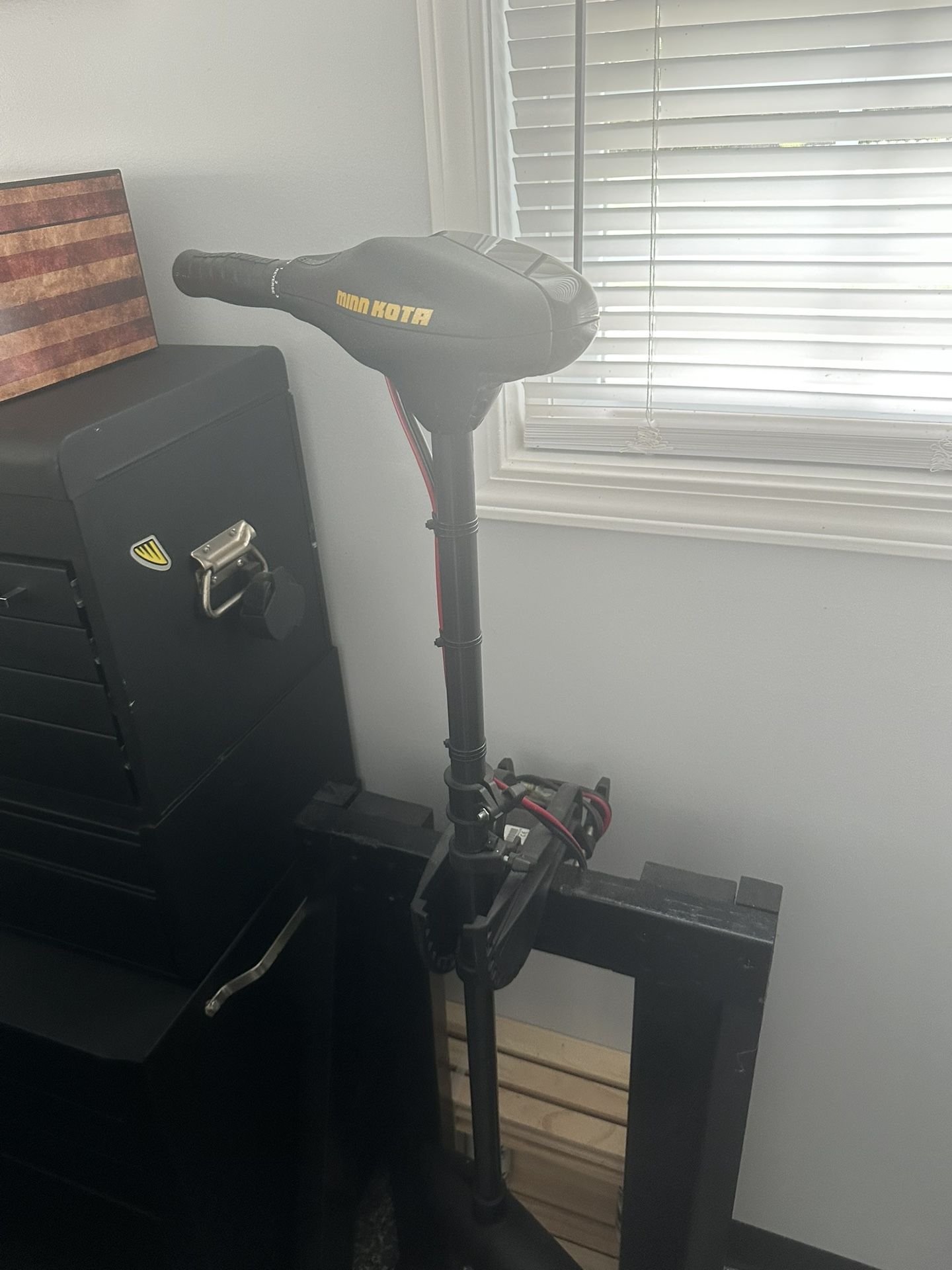 Brand New Minn kota 45 Lb Electric Motor With New/ Newer Use Marine Battery And Motor Stand!