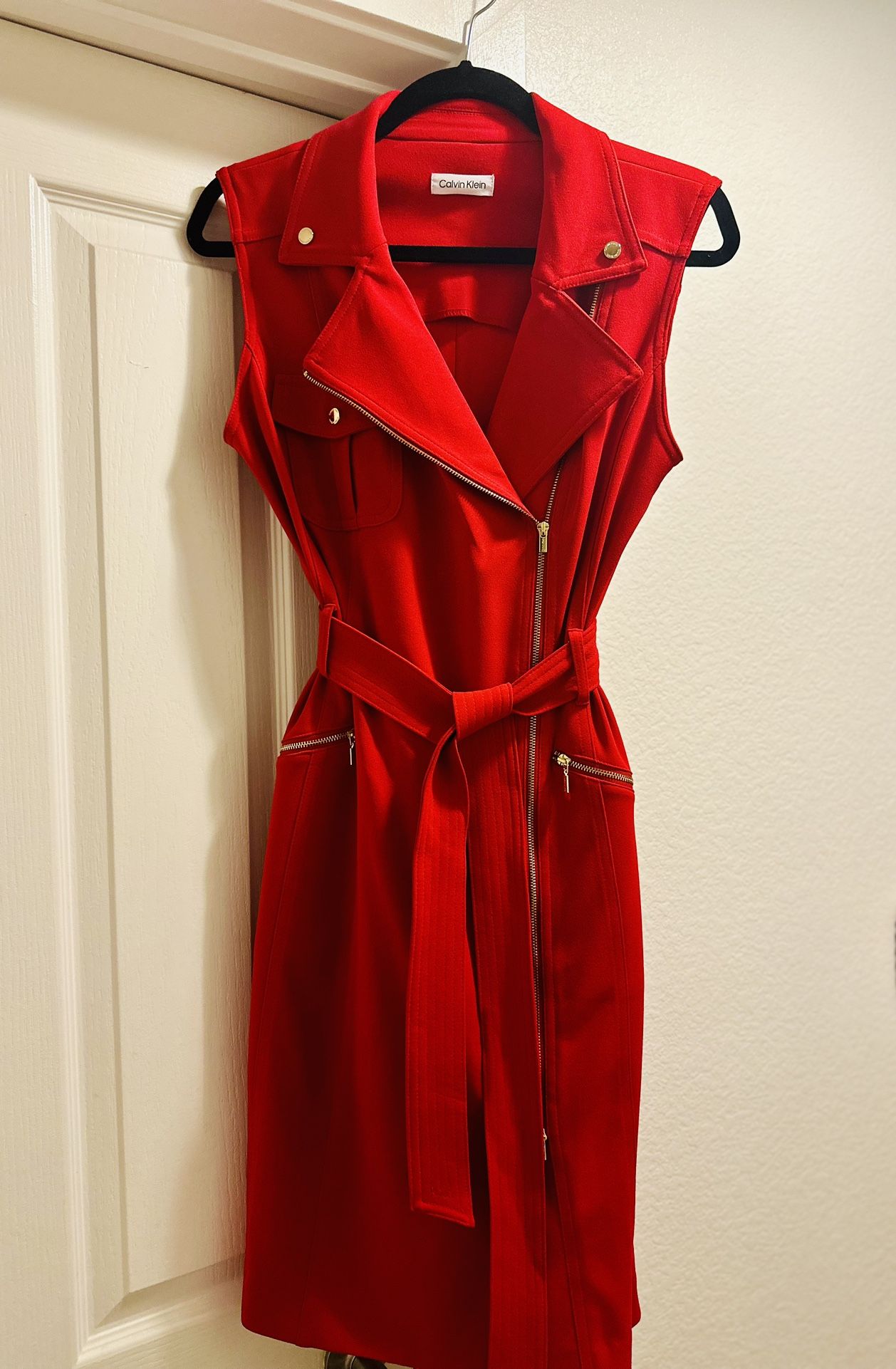 Calvin Klein Classic little Red Dress With Stunning Gold Zipper Detail. Size 8.