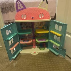 Gabbys Dollhouse Like New Works Button And Accessories Included! 