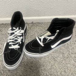 New Vans M 7.5 Wmn 9.0 hi Top black & White Sneakers