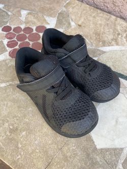 Black Nike’s for toddler size 8t