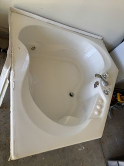 Jet tub NEED GONE ASAP