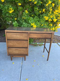 MCM walnut desk ( can deliver for $10 )