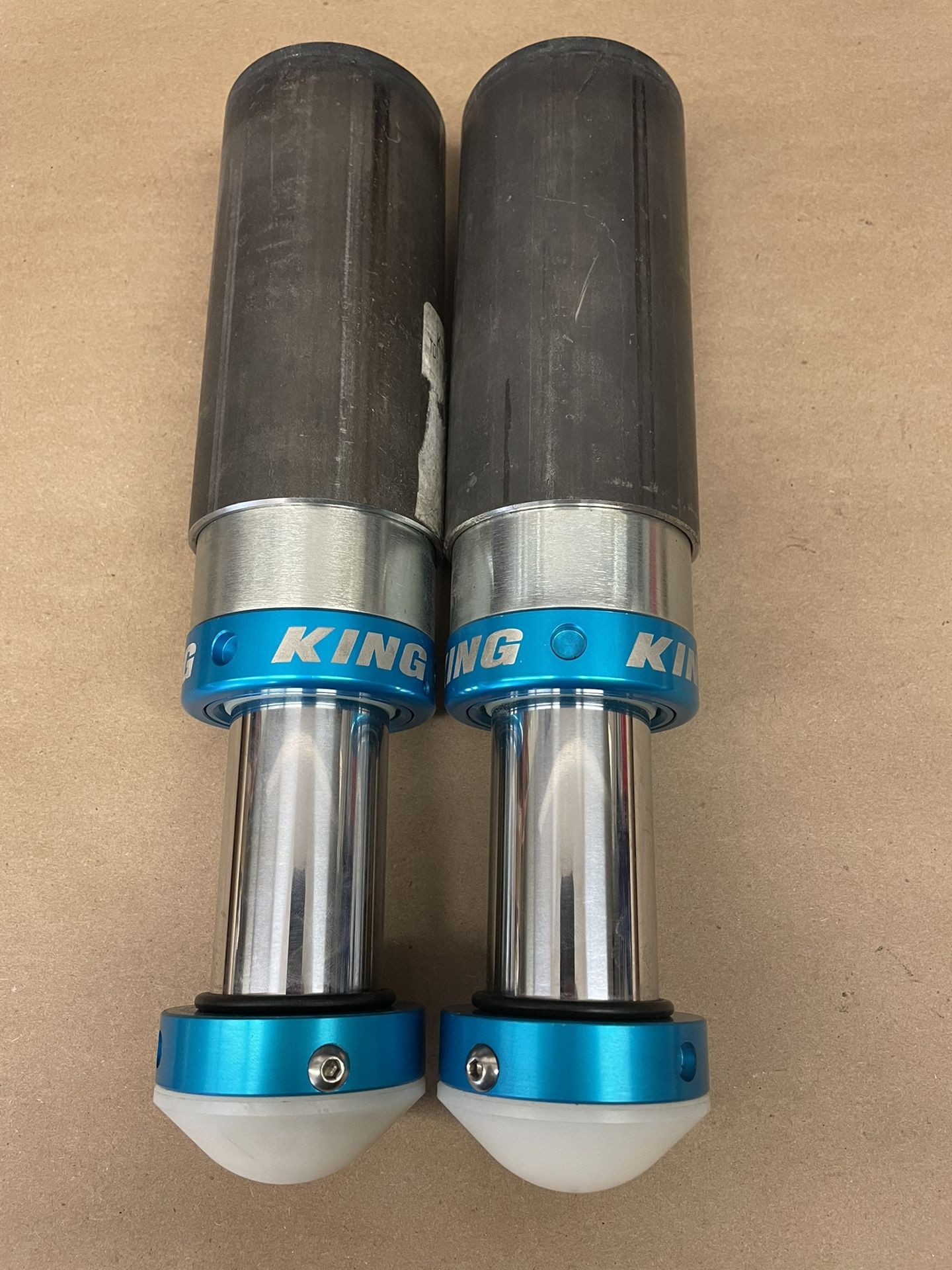 King Shocks 2.5 X 2.5 Bump Stops With Cans Brand New