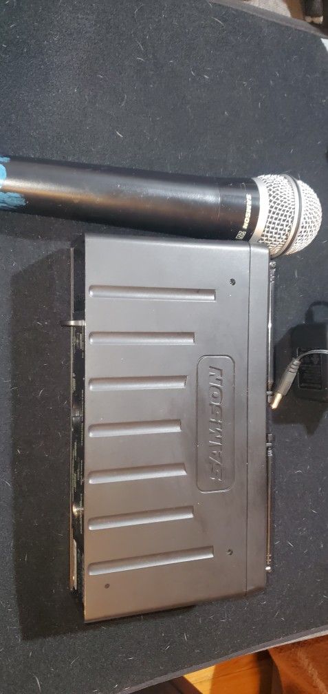 Samson Stage 55 True Diversity Wireless Handheld Mic System - Channel 21