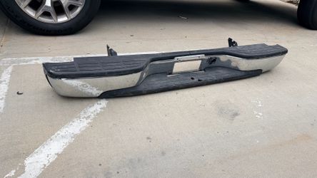 Bumper Silverado le queda 01 al 06