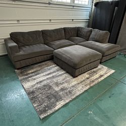 Costco Gray Sectional Sofa with Ottoman (Delivery Available)
