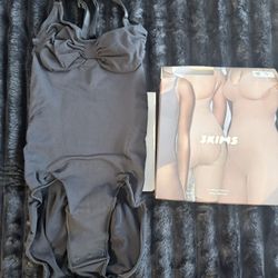 Skims SEAMLESS SCULPT BRIEF BODYSUIT