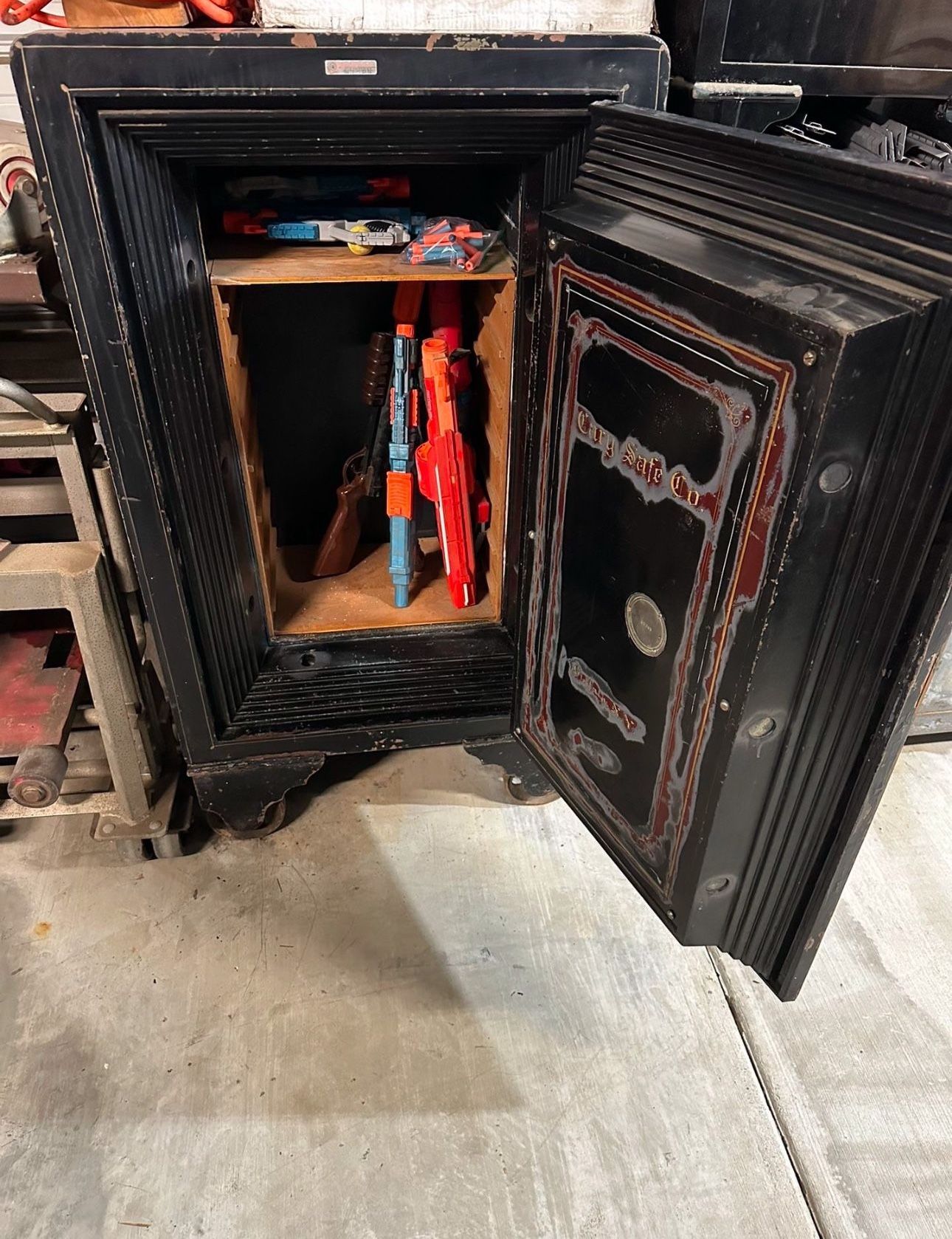 Antique Vintage Gun Safe Heavy Metal USA vault Security Fire