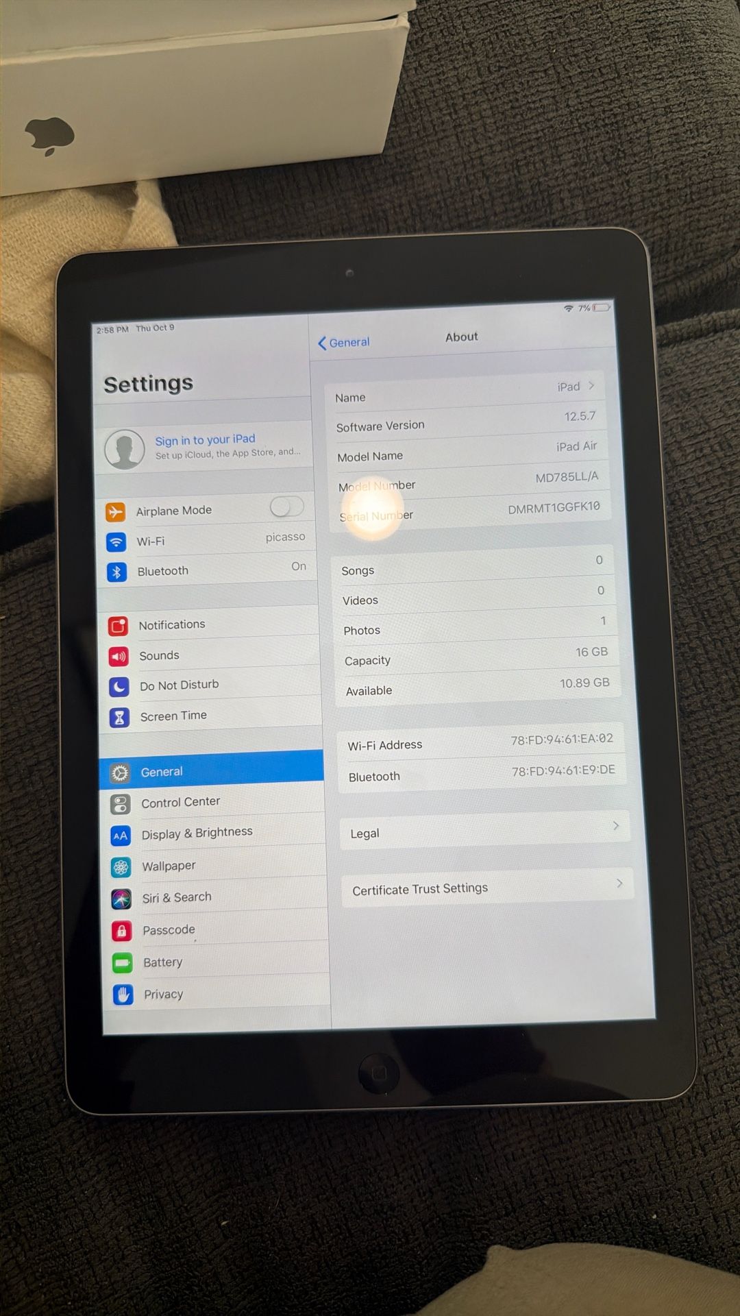 iPad Air, first gen, 16GB Wi-Fi model