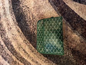 Green men’s hand bag go****