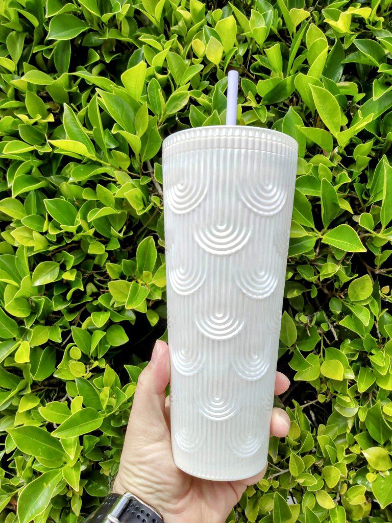 New 2023 Starbucks Recycled Glass Mint Grande Cold Cup Tumbler Triangle for  Sale in Santa Clarita, CA - OfferUp