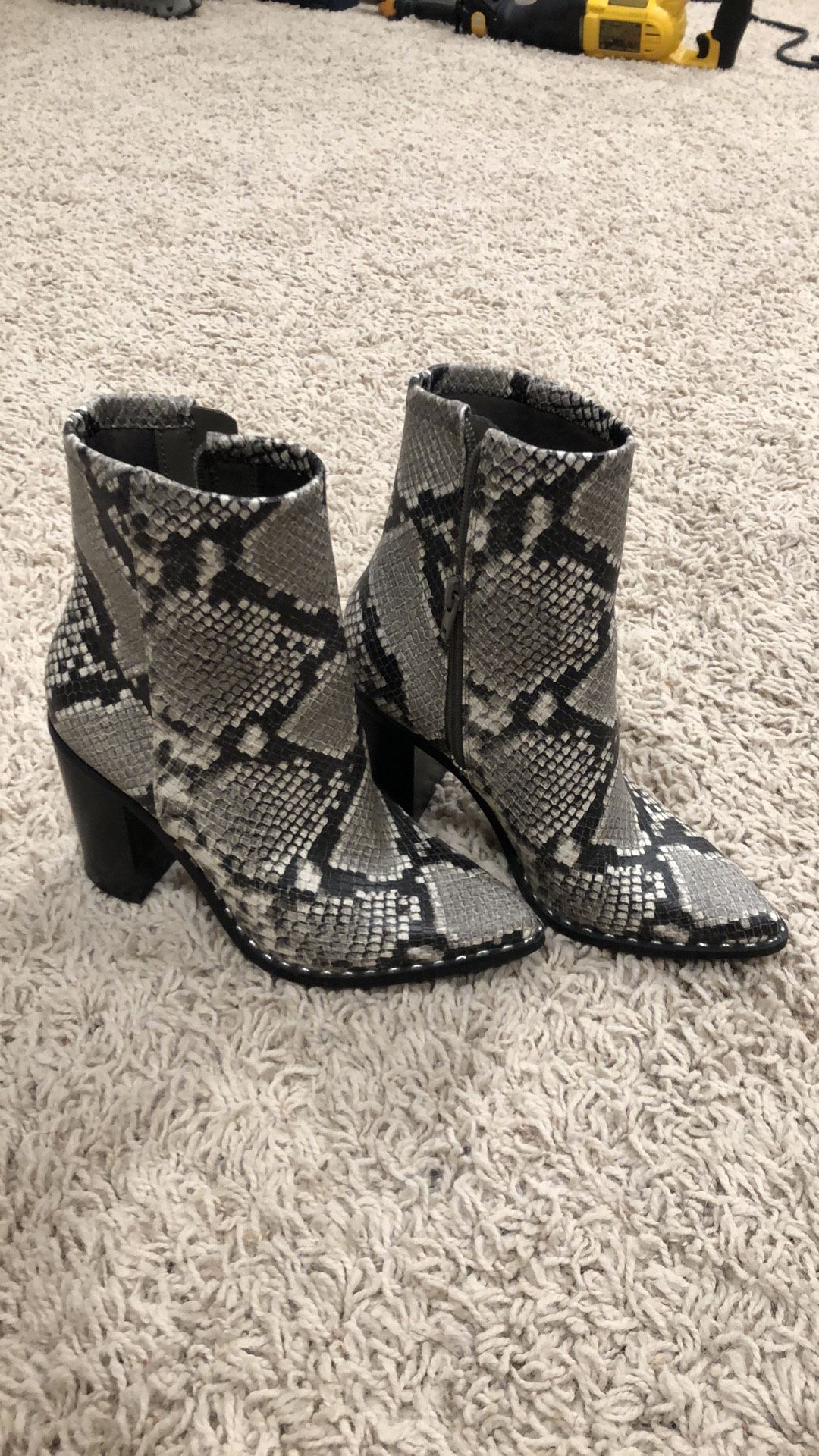 Aldo snakeskin boots- Sz 5