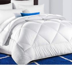 BRAND NEW California King Comforter!