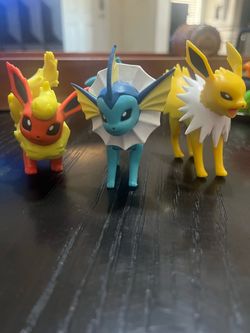 Pokémon Flareon Vaporeon Jolteon Figure Set