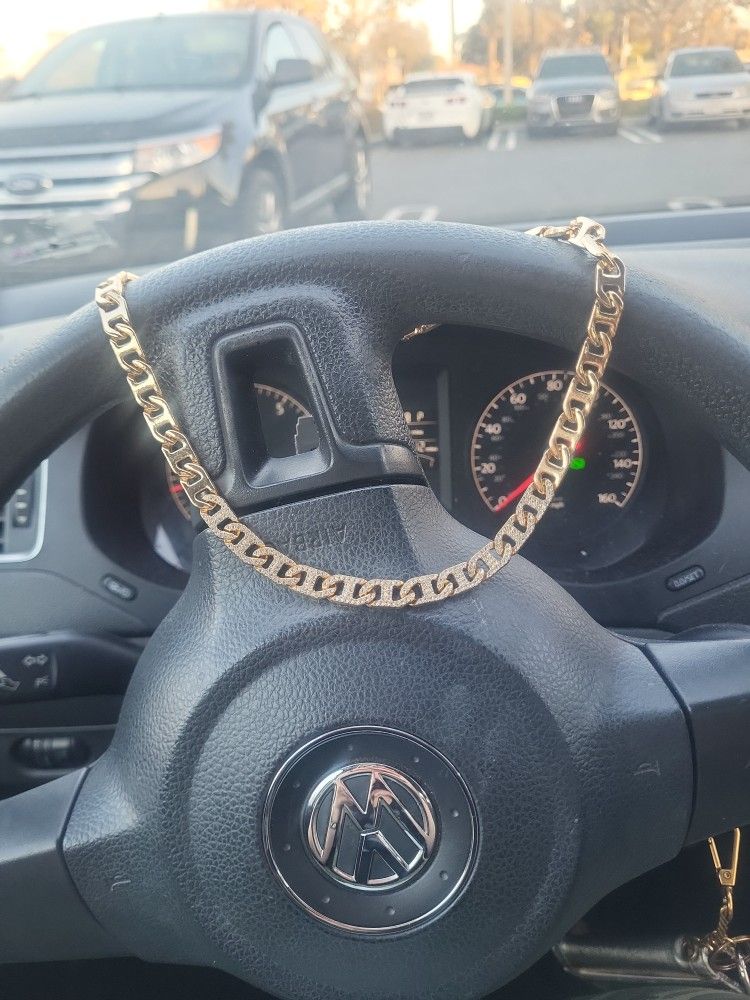 Guess Necklace – Brand New – $30 (Quick Sale!)