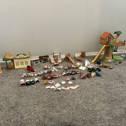 Calico Critters Slyvanian Lot- in EUC!