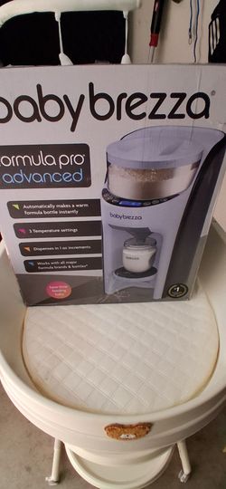 Baby breeza advance baby formula dispenser