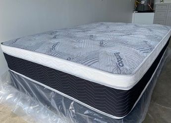 Euro Bamboo cal King Pillow Top!•••