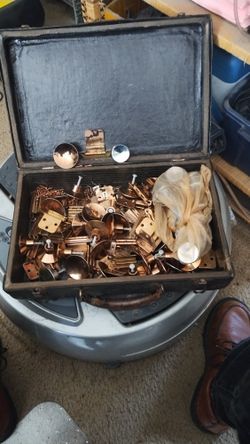 Cabinet Hardware With Screws