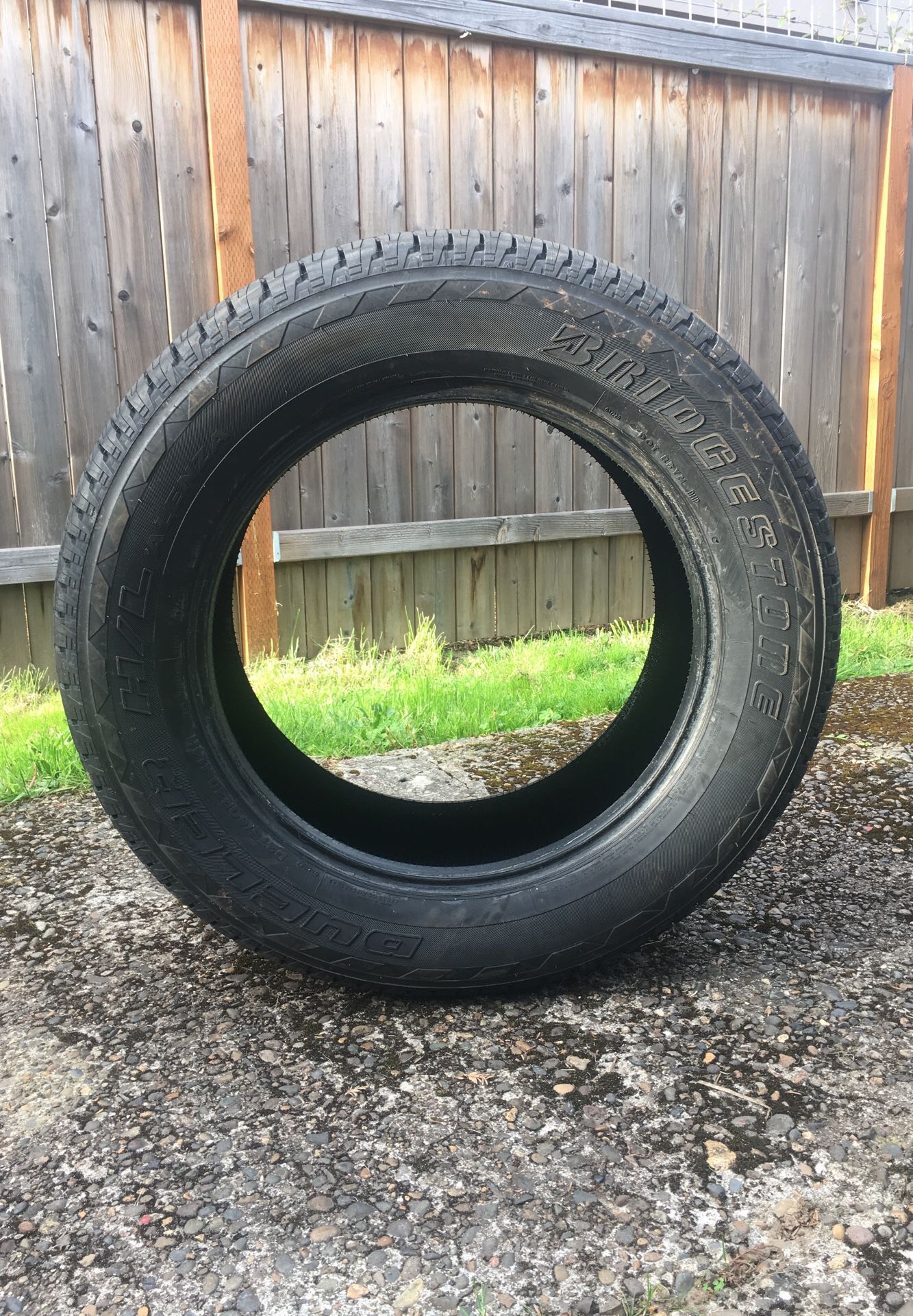 Bridgestone tire 33” (275/60R20)