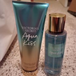 New Victoria Secret Aqua Kiss Lotion Set