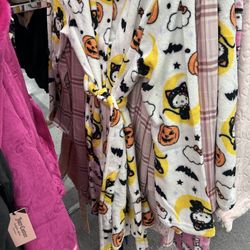 Hello Kitty Halloween Bath Robe 