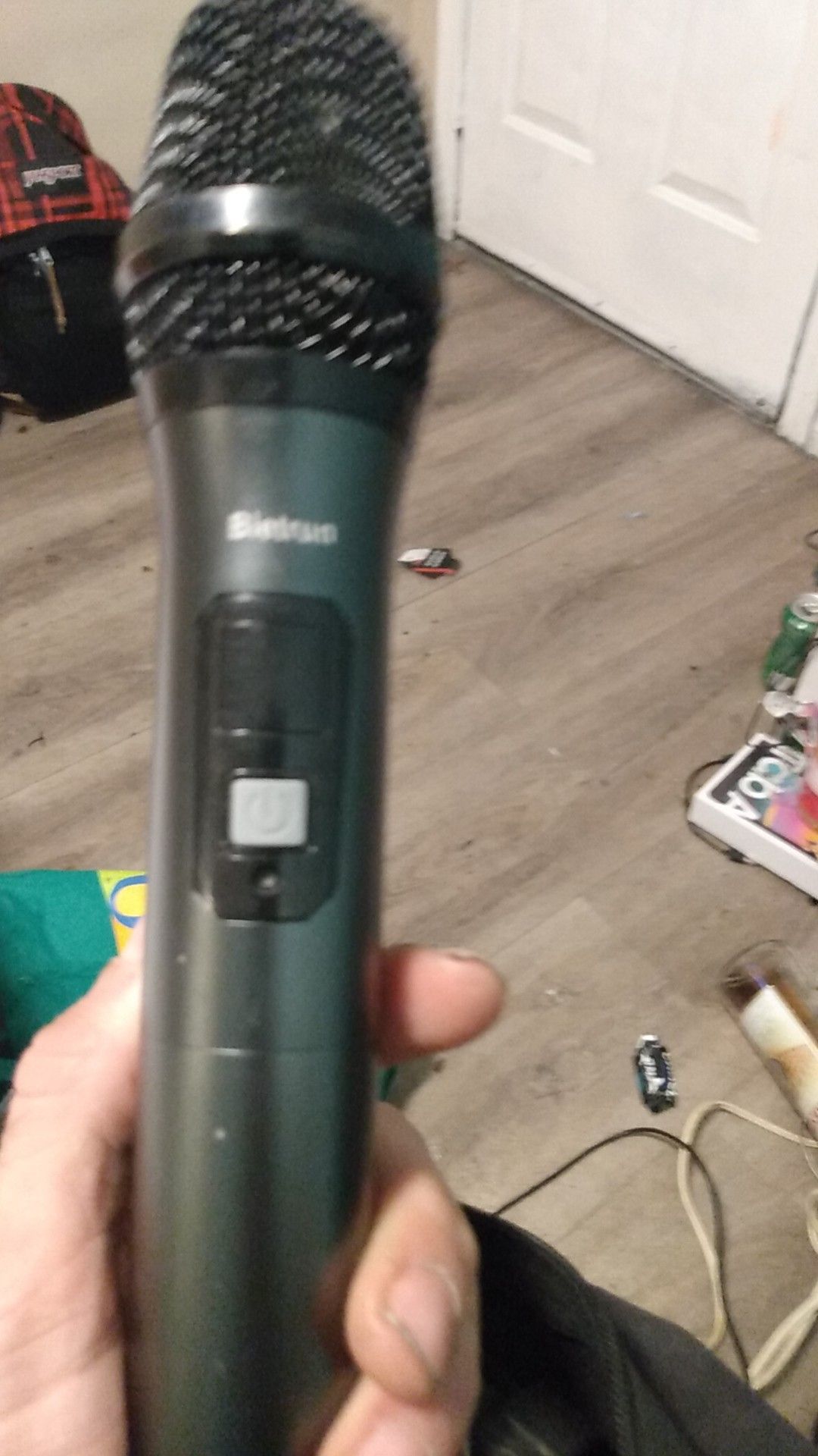 Wireless bietrun microphone