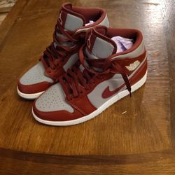 Jordan 1 Mid Charrywood