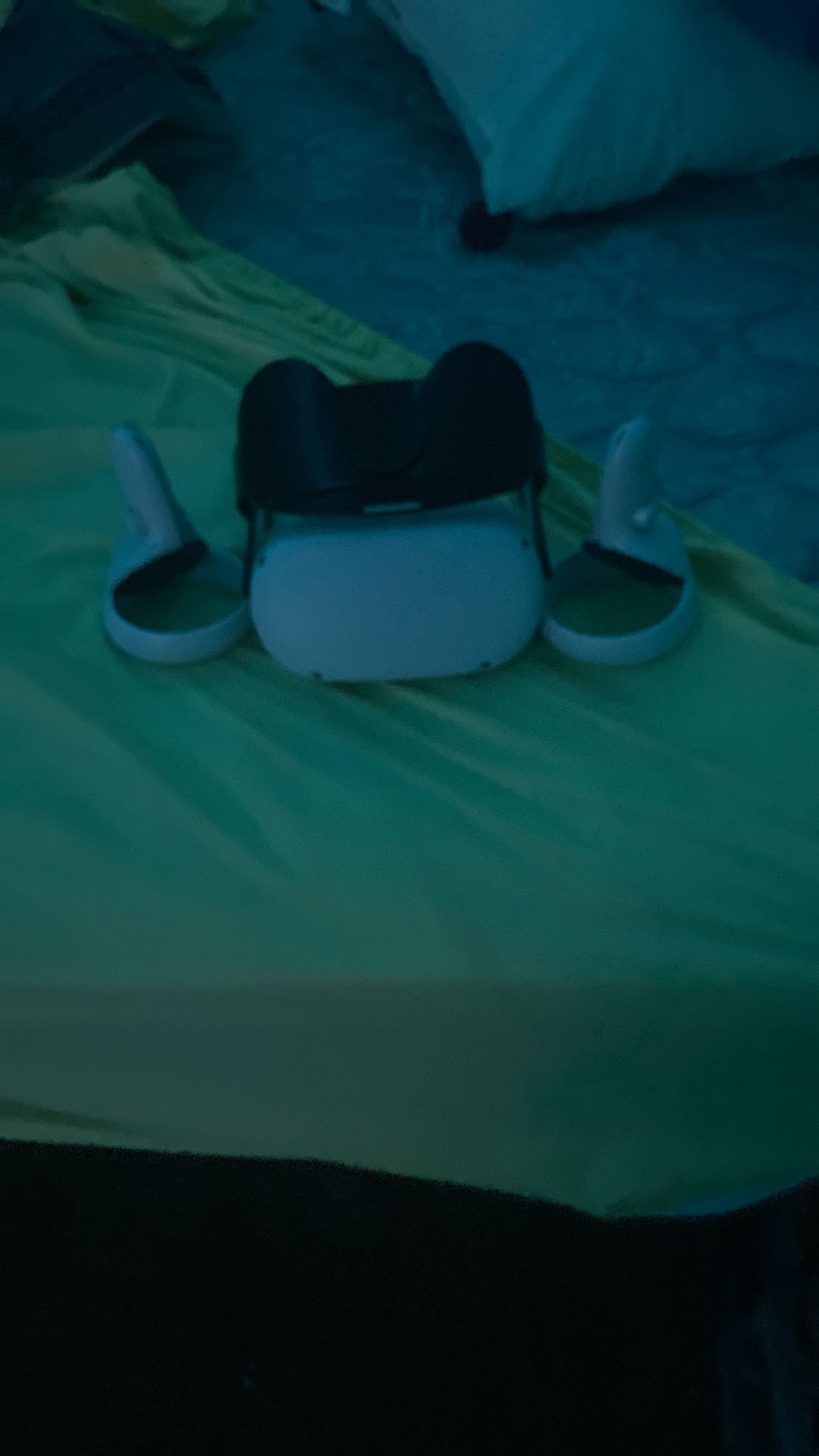 oculus quest 2/ w games and account