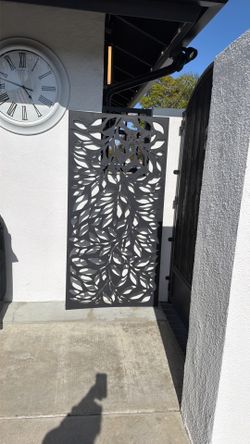 Heavy duty garden wall divider/decor - black